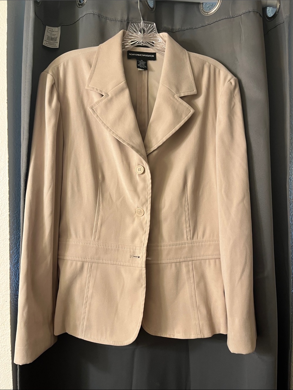 Women’s casual blazer!